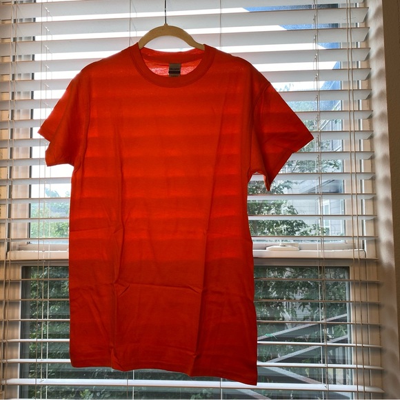 (5/$25‎ SALE ✅) GILDAN womens Cap Sleeve Small Orange Cotton T-Shirt - Picture 1 of 8